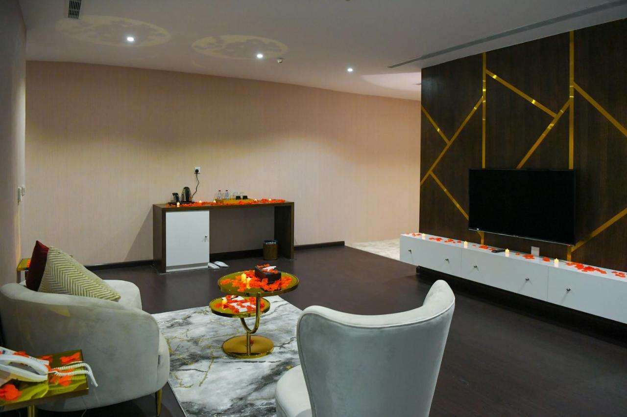 มูเทียรา โฮเต็ล - ลา วาล มอลล์ Hotel ริยาดห์ ภายนอก รูปภาพ