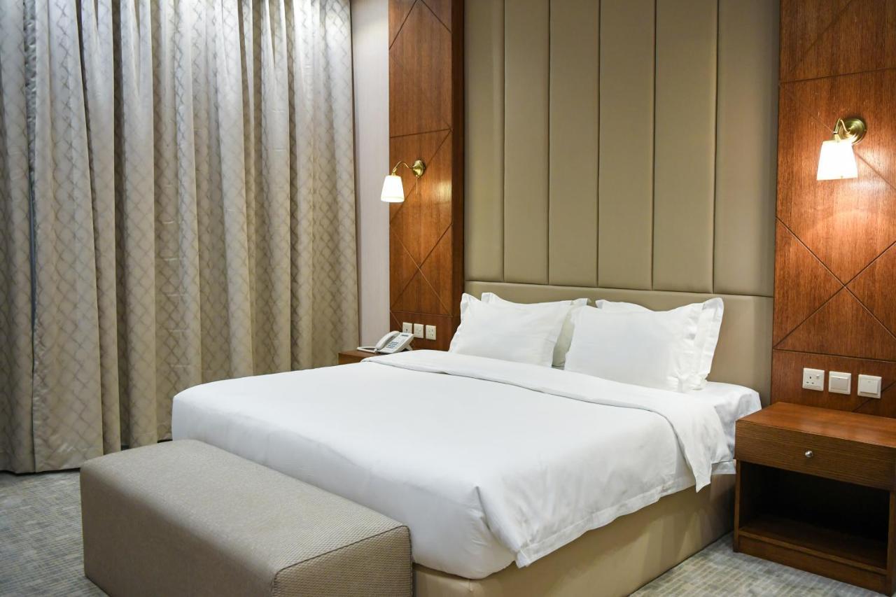มูเทียรา โฮเต็ล - ลา วาล มอลล์ Hotel ริยาดห์ ภายนอก รูปภาพ