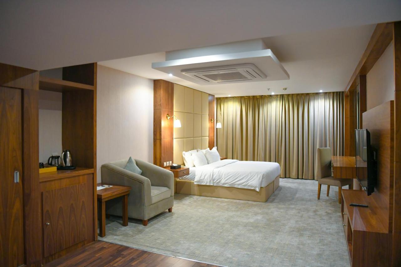 มูเทียรา โฮเต็ล - ลา วาล มอลล์ Hotel ริยาดห์ ภายนอก รูปภาพ