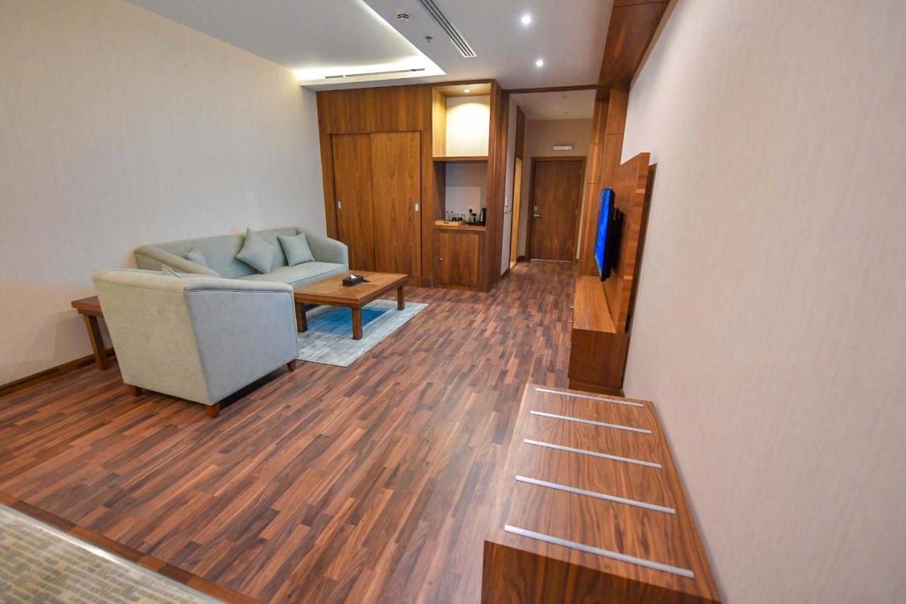มูเทียรา โฮเต็ล - ลา วาล มอลล์ Hotel ริยาดห์ ภายนอก รูปภาพ