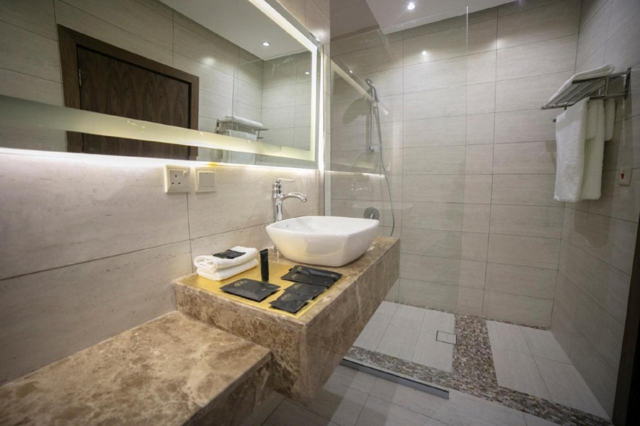 มูเทียรา โฮเต็ล - ลา วาล มอลล์ Hotel ริยาดห์ ภายนอก รูปภาพ