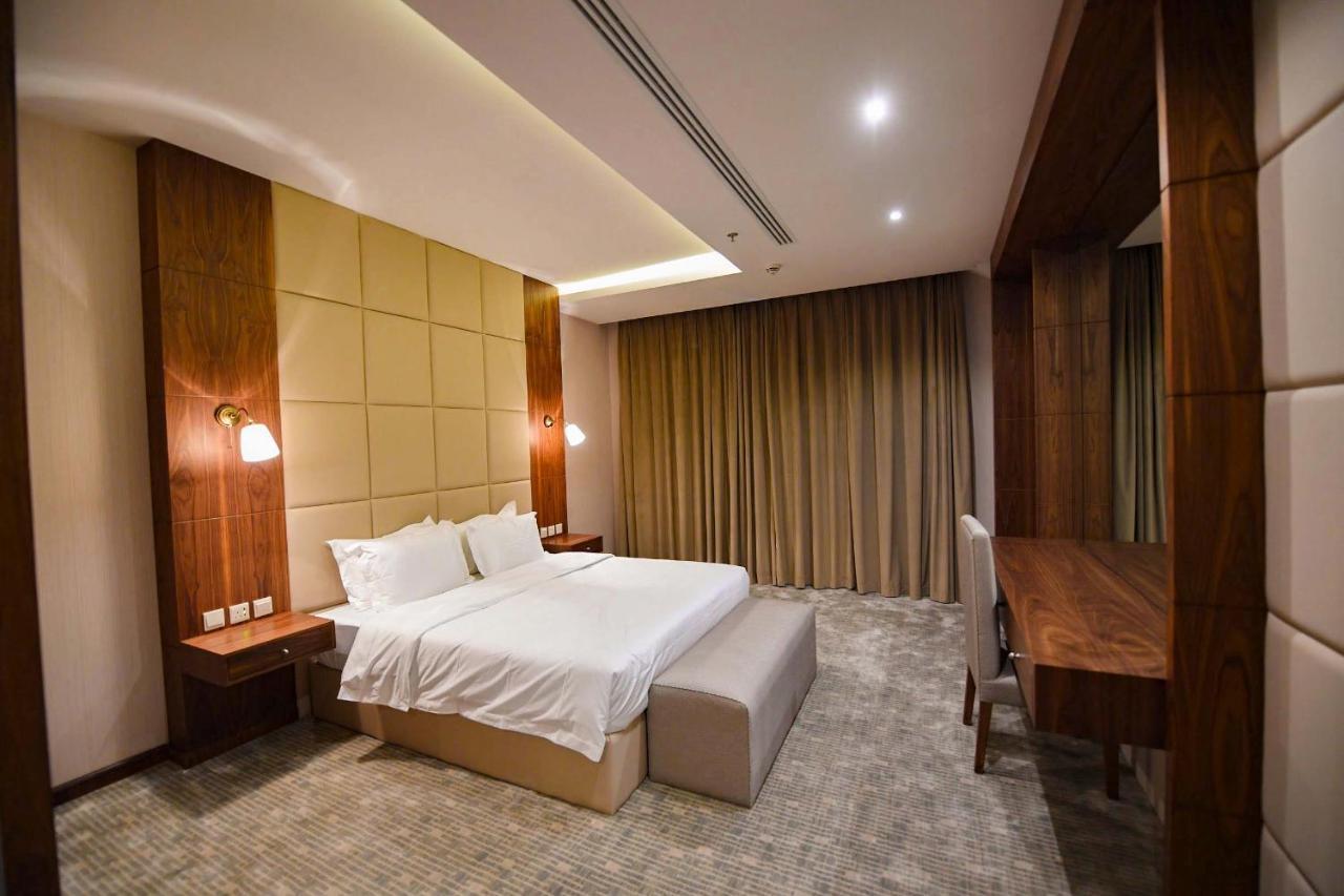 มูเทียรา โฮเต็ล - ลา วาล มอลล์ Hotel ริยาดห์ ภายนอก รูปภาพ