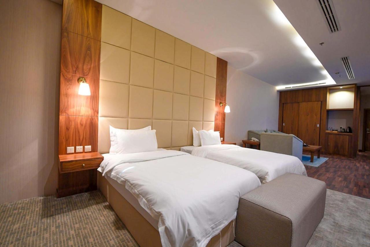 มูเทียรา โฮเต็ล - ลา วาล มอลล์ Hotel ริยาดห์ ภายนอก รูปภาพ